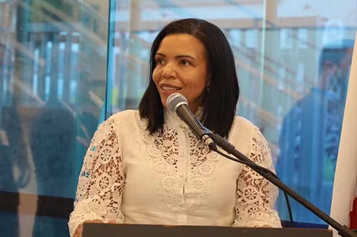 Prefeita de Divinópolis, Janete Aparecida passa mal em casa e é internada no CTI
