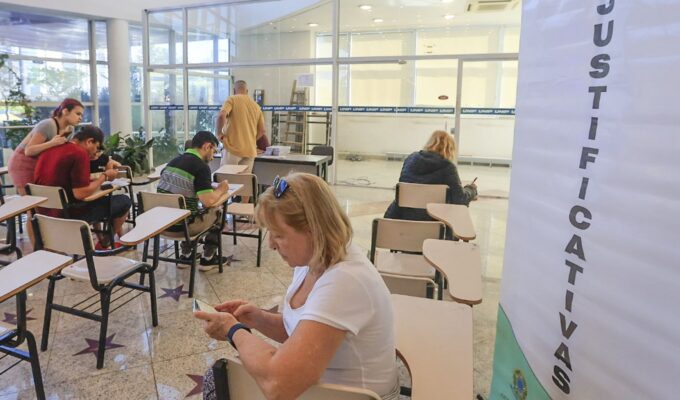 O que acontece se eu não votar? Saiba como justificar e evite multas