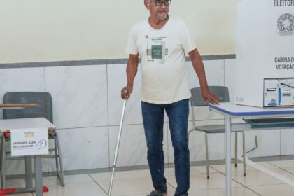 Idosos superam dificuldades e ressaltam importância do voto