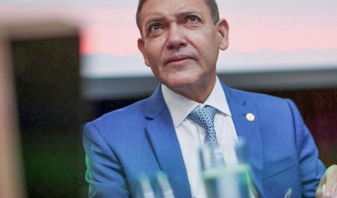 Eleição segue normal e sem sinal de interferência externa, diz Marques