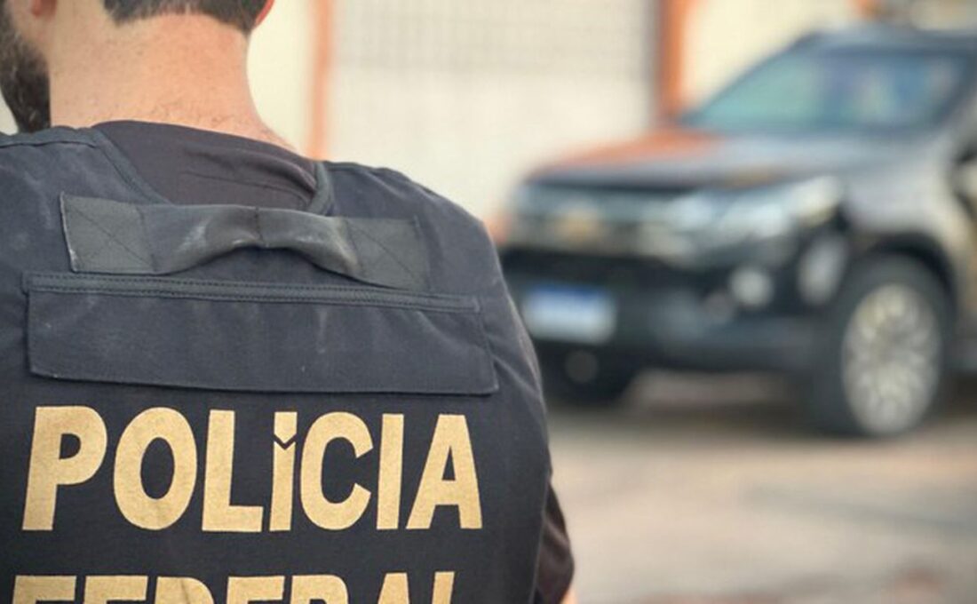 PF investiga uso de broches com câmera para gravar votos