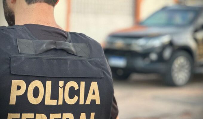 PF investiga uso de broches com câmera para gravar votos