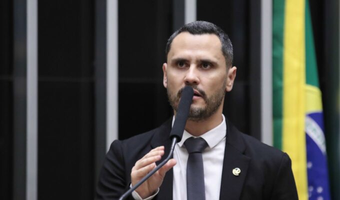 Cleitinho Azevedo é eleito governador de Minas Gerais no 1º turno