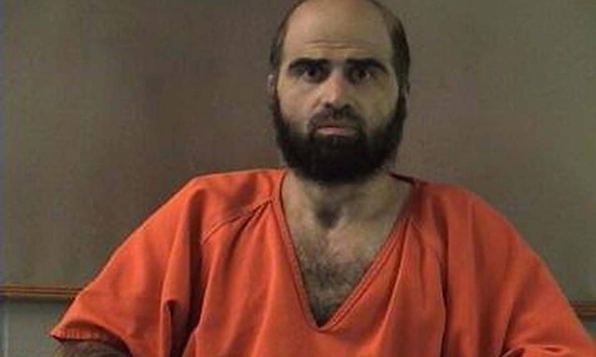 Trump aprova fuzilar ex-major autor de massacre em base militar dos EUA