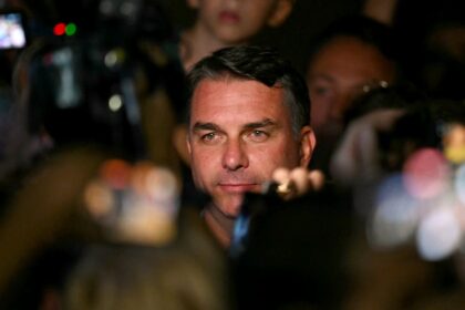 A única cidade no exterior em que Flávio Bolsonaro não ficou entre os dois primeiros