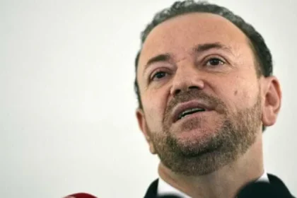 Edinho Silva nega que campanha de Lula avalia troca de ministros até o segundo turno