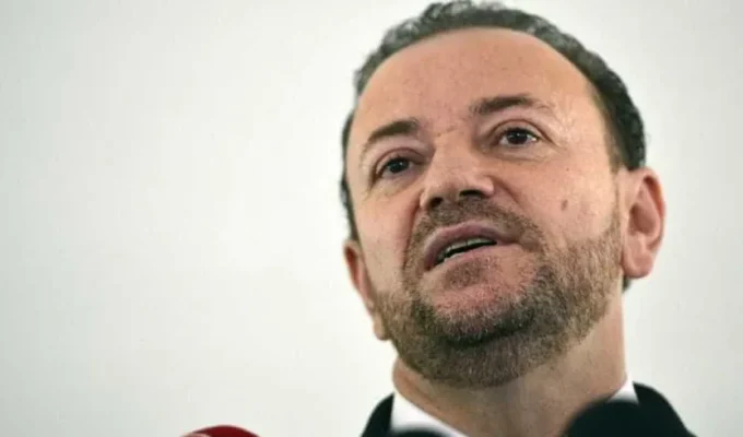 Edinho Silva nega que campanha de Lula avalia troca de ministros até o segundo turno