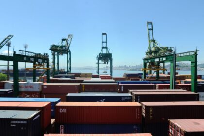 Balança comercial tem superávit de US$ 7,74 bilhões em setembro