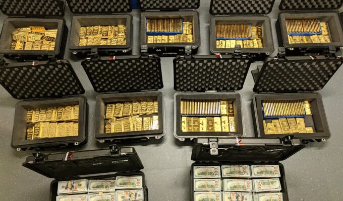 Barras de ouro e imóveis: ex-integrante da CIA confessa fraude com recursos do governo americano