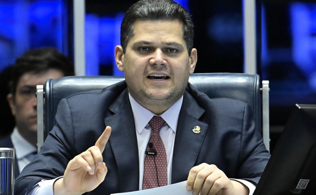 Alcolumbre anuncia sessões para discutir e votar fim da escala 6×1