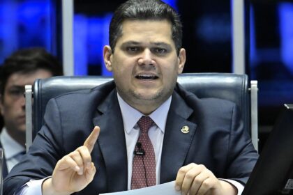 Alcolumbre anuncia sessões para discutir e votar fim da escala 6×1