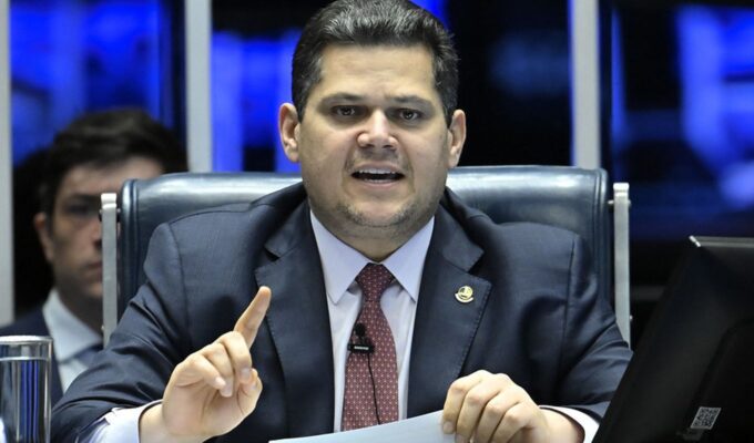 Alcolumbre anuncia sessões para discutir e votar fim da escala 6×1