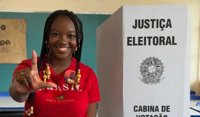Após cobrar mudanças na comunicação digital, Ana Elisa tem encontro com Lula