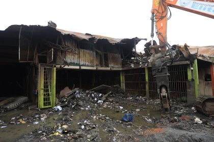 Ceagesp constrói estrutura provisória para atingidos por incêndio