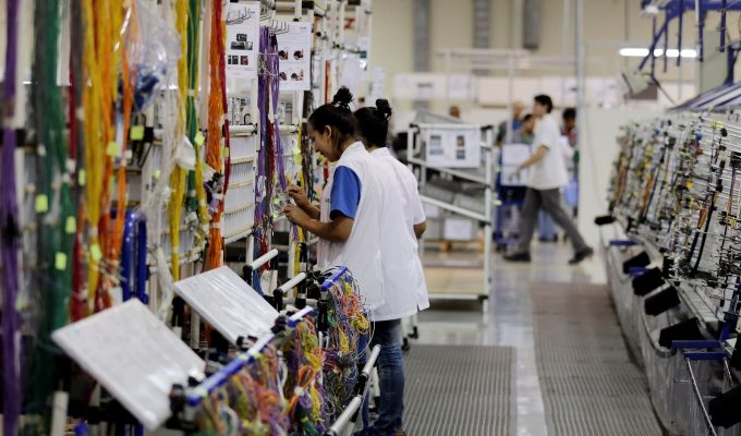 Faturamento da indústria cai 3,5% em agosto, informa CNI