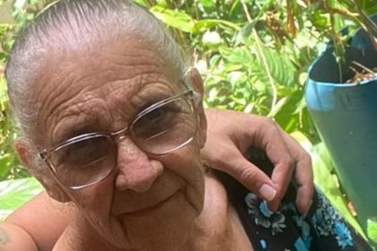 Idosa morre baleada durante discussão entre neto e homem por faca de churrasco