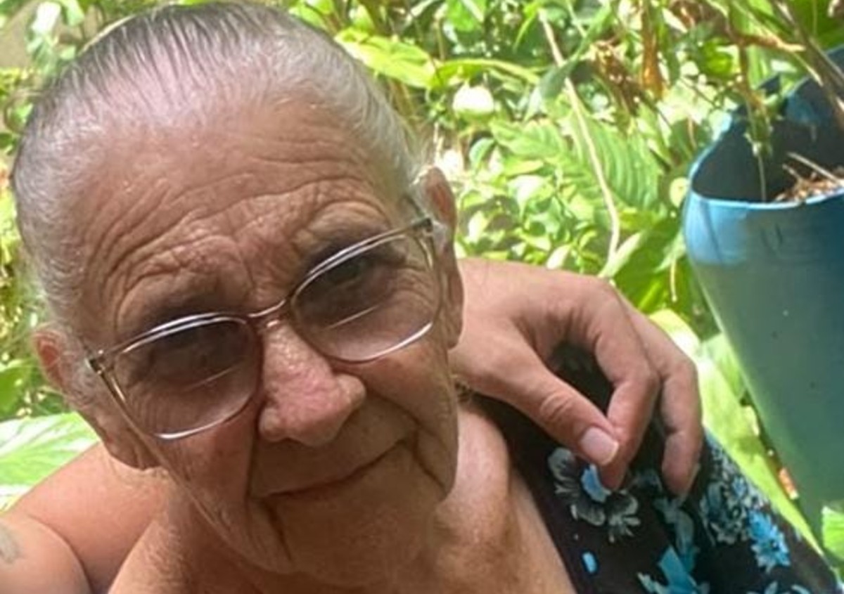 Idosa morre baleada durante discussão entre neto e homem por faca de churrasco