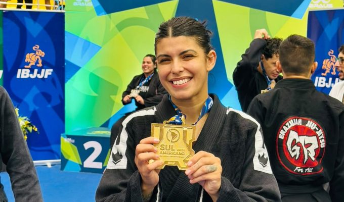 Lutadora que dá aula de defesa pessoal para mulheres vence Sul-Americano de jiu-jítsu: ‘Luta não é só aqui’