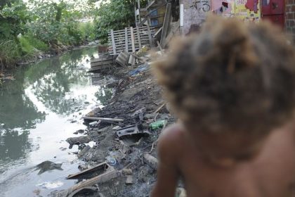 Brasil: 30 milhões de crianças estão expostas aos riscos climáticos
