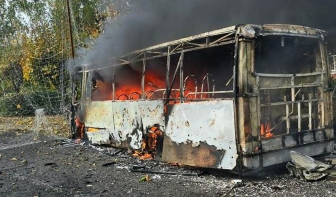 Ataque russo contra ônibus com civis na Ucrânia deixa 33 mortos