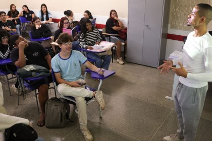 Enem 2026: inscrito automaticamente deve escolher idioma da prova