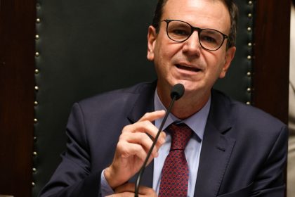 Paes recorre ao STF para barrar anulação dos votos de Garotinho