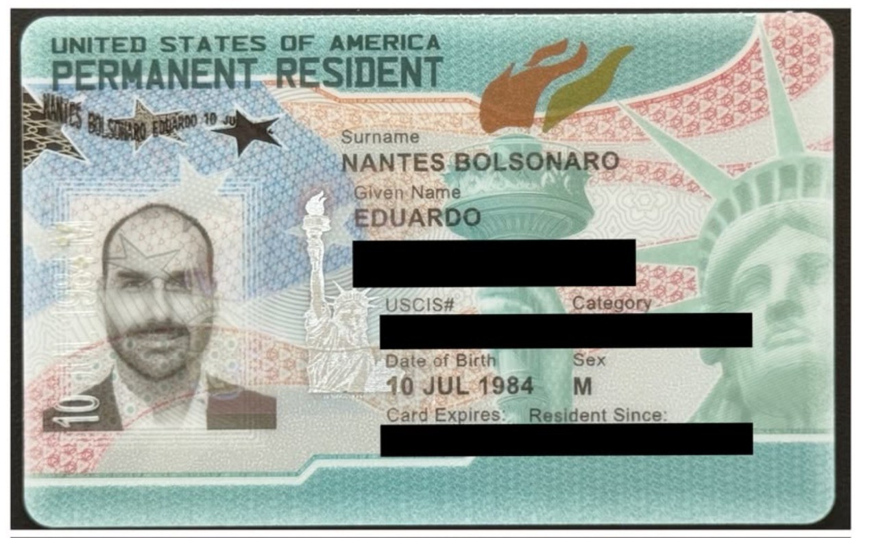 Eduardo Bolsonaro teve ‘green card’ concedido pelo governo Trump; relembre