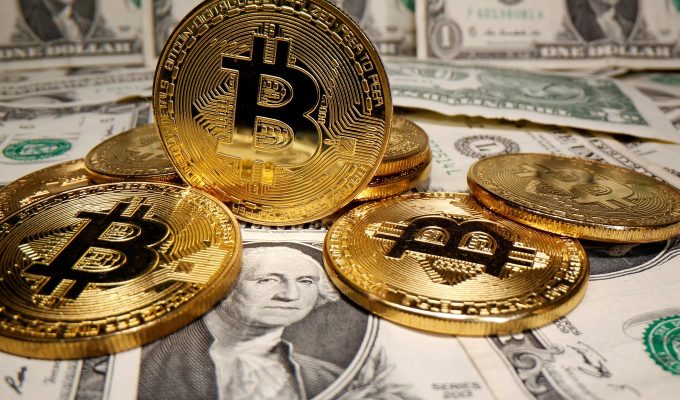Site oferece criptomoedas por posts de apoio a Flávio Bolsonaro