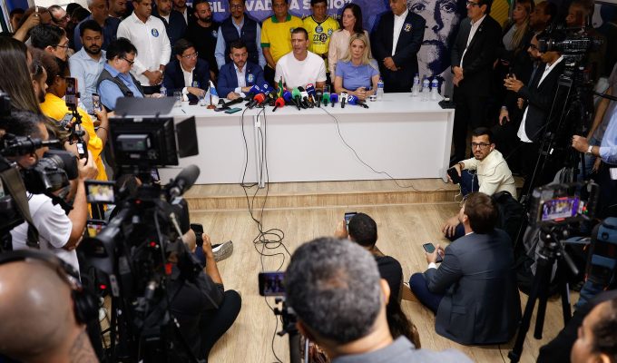 Douglas Ruas critica judicialização da eleição e se declara governador