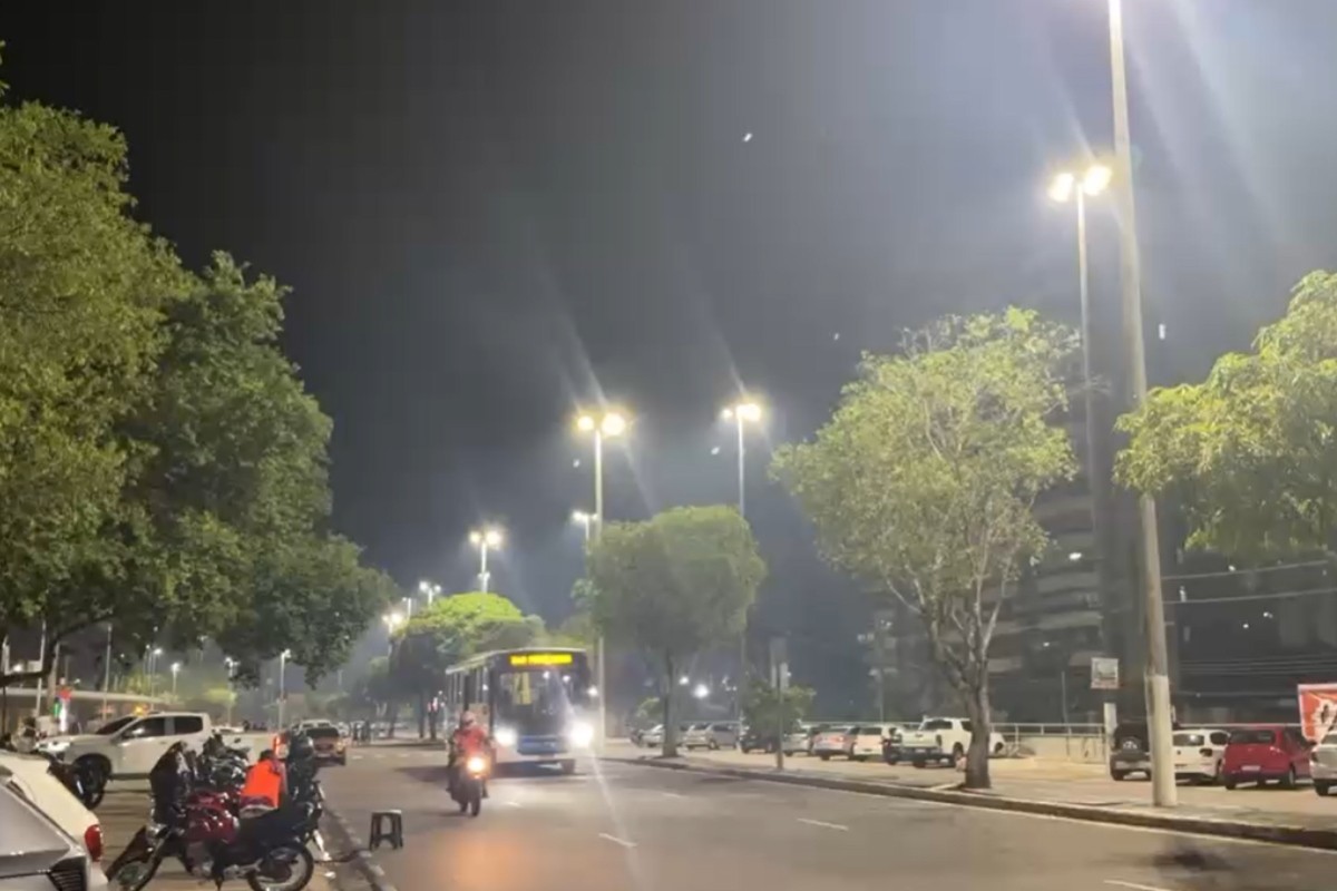 Fumaça volta a encobrir Manaus durante noite desta quinta-feira e qualidade do ar chega ao pior nível