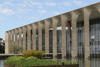 Brasileiras na Polônia procuram embaixada após ameaça de deputado