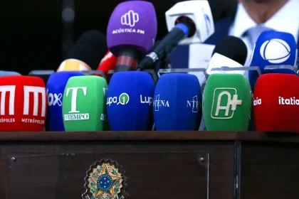 Eleições: jornalistas sofreram mais de 14 mil ataques em redes sociais