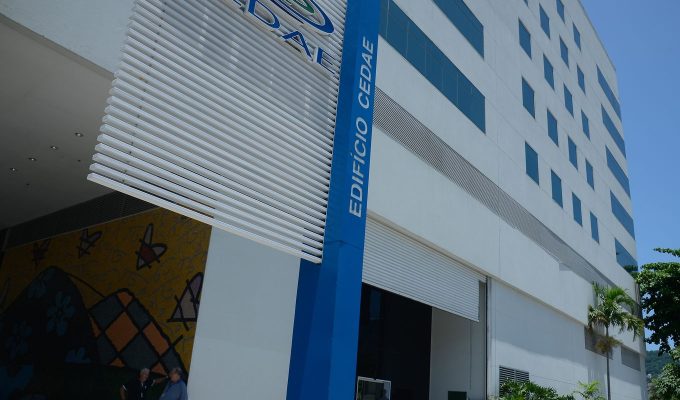 Governo do RJ identifica desvios de R$ 400 milhões na Cedae Saúde