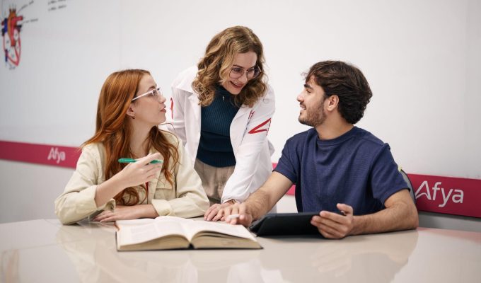 Internacionalização amplia oportunidades para futuros médicos