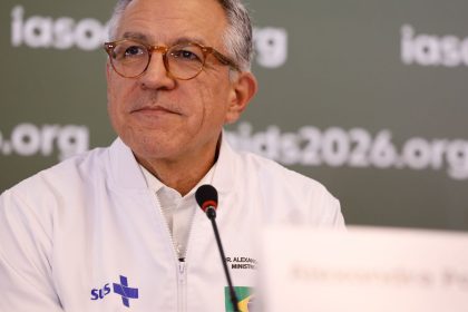 PF desmente Veja; Padilha aciona Justiça sobre fake news contra Lula