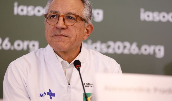 PF desmente Veja; Padilha aciona Justiça sobre fake news contra Lula