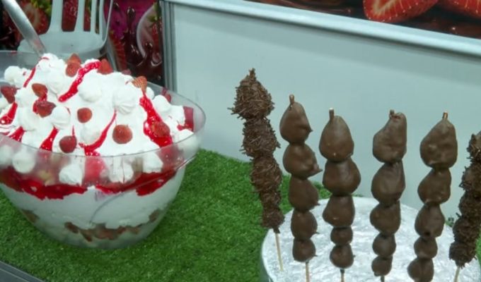 Festa do Morango reúne gastronomia, música e atrações infantis em Santos