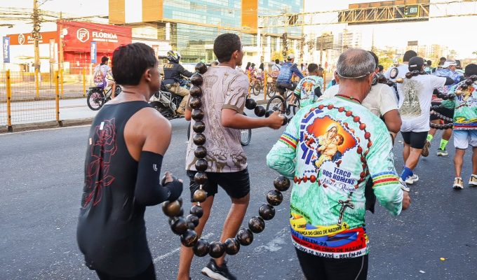 Cada quilômetro, uma oração: a fé de quem corre com Nossa Senhora de Nazaré