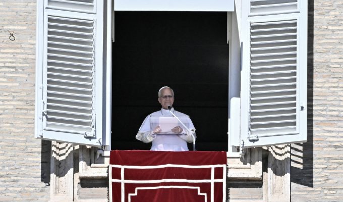 Papa Leão XIV anuncia operação para retirar nódulo do pulmão em estágio ‘muito inicial’