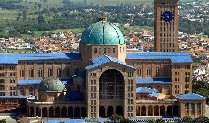 Santuário de Aparecida terá missas, consagração e procissão no feriado