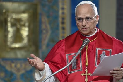 Papa Leão XIV fará cirurgia para retirar nódulo no pulmão