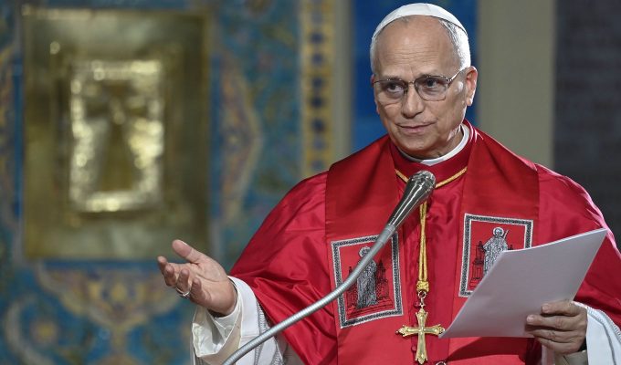 Papa Leão XIV fará cirurgia para retirar nódulo no pulmão