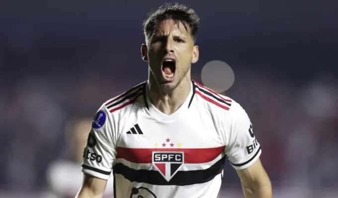 Lucas volta, Calleri marca dois e São Paulo derrota o Vitória no Morumbis