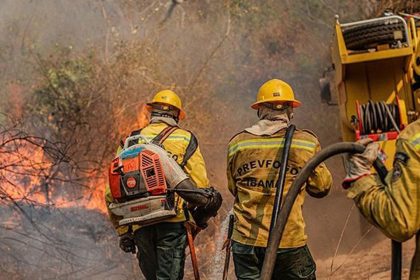 Amazonas recebe aeronaves para combater queimadas