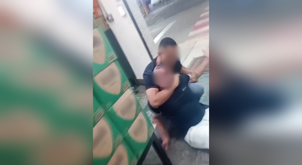 VÍDEO: cliente e segurança terceirizado de supermercado brigam após discussão em Sorocaba