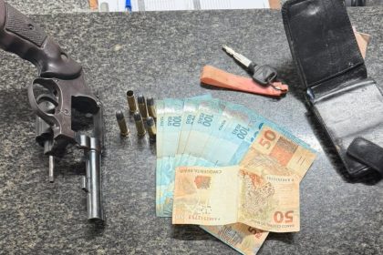 Suspeito morre e outro é baleado após policial reagir a assalto no interior do Ceará