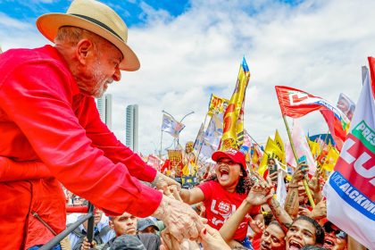 Muito além das capitais, atos por Lula se espalham pelo Brasil e levam multidões às ruas