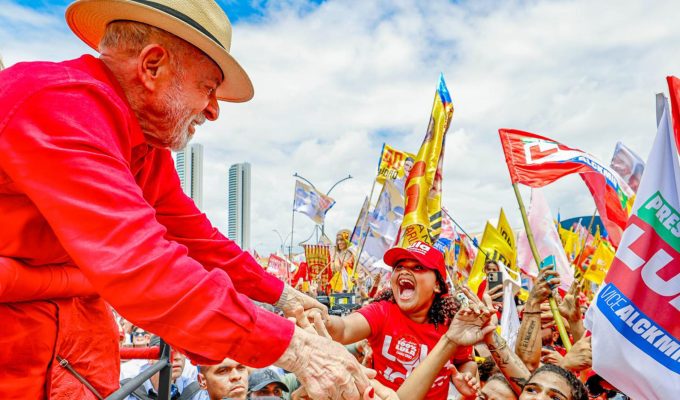 Muito além das capitais, atos por Lula se espalham pelo Brasil e levam multidões às ruas