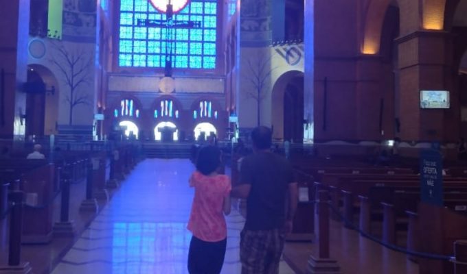 Como fé em Nossa Senhora Aparecida ajudou mãe a lidar com convulsões da filha com síndrome rara