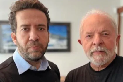 Após denúncia de Flávio, TSE não acha fake news em canal de Janones